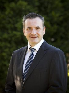 Dr Ron Bezic